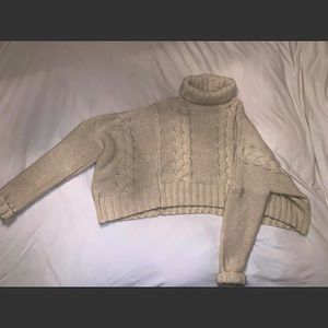 Baggy cropped turtleneck